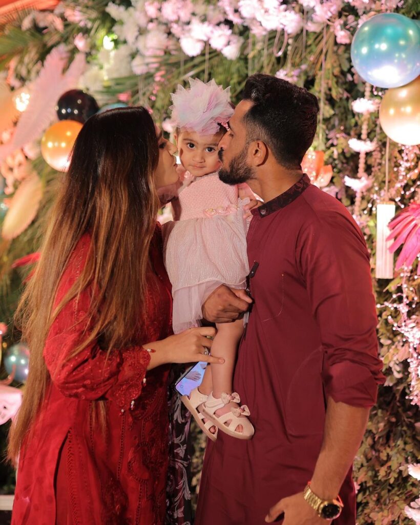 Hasan Ali wife Samyah Hasan shared new pictures on social media.