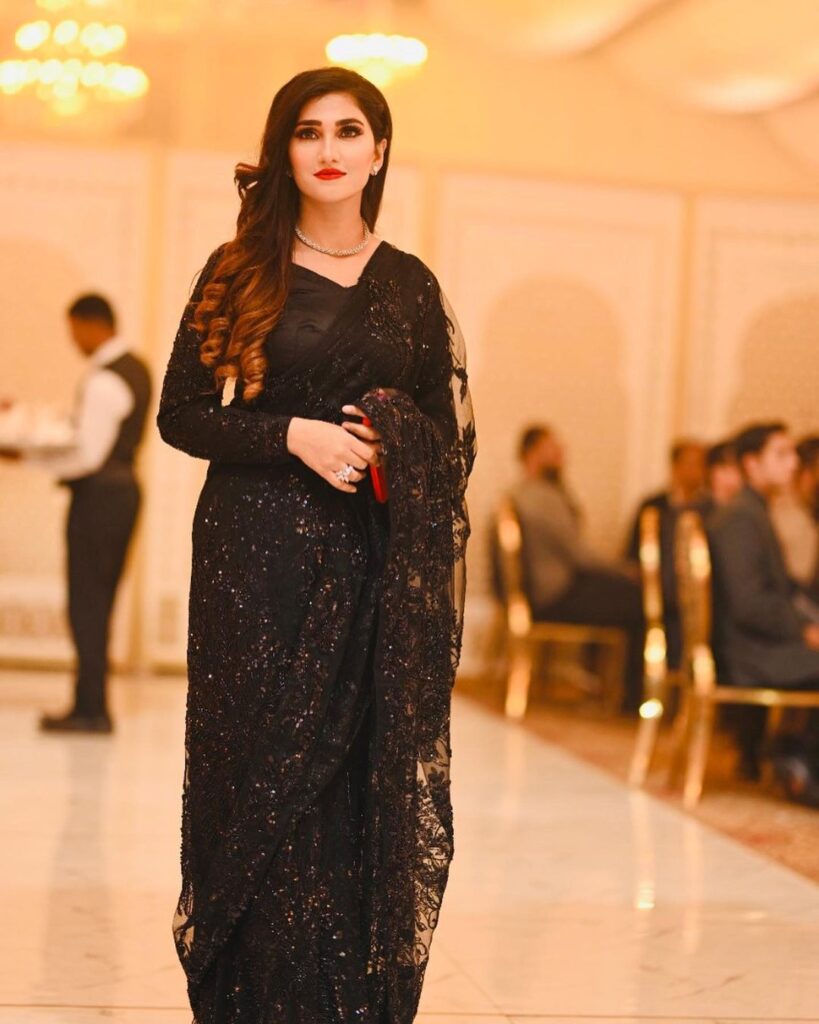 Hasan Ali wife Samyah Hasan shared new pictures on social media.